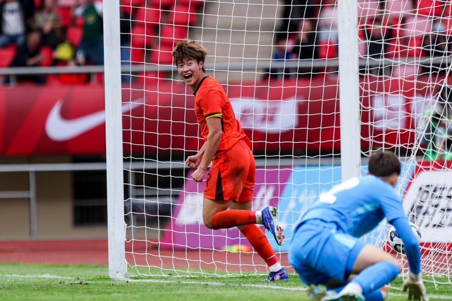 杨铭锐破门制胜依合散扑点救险 U19国足1-0澳大利亚