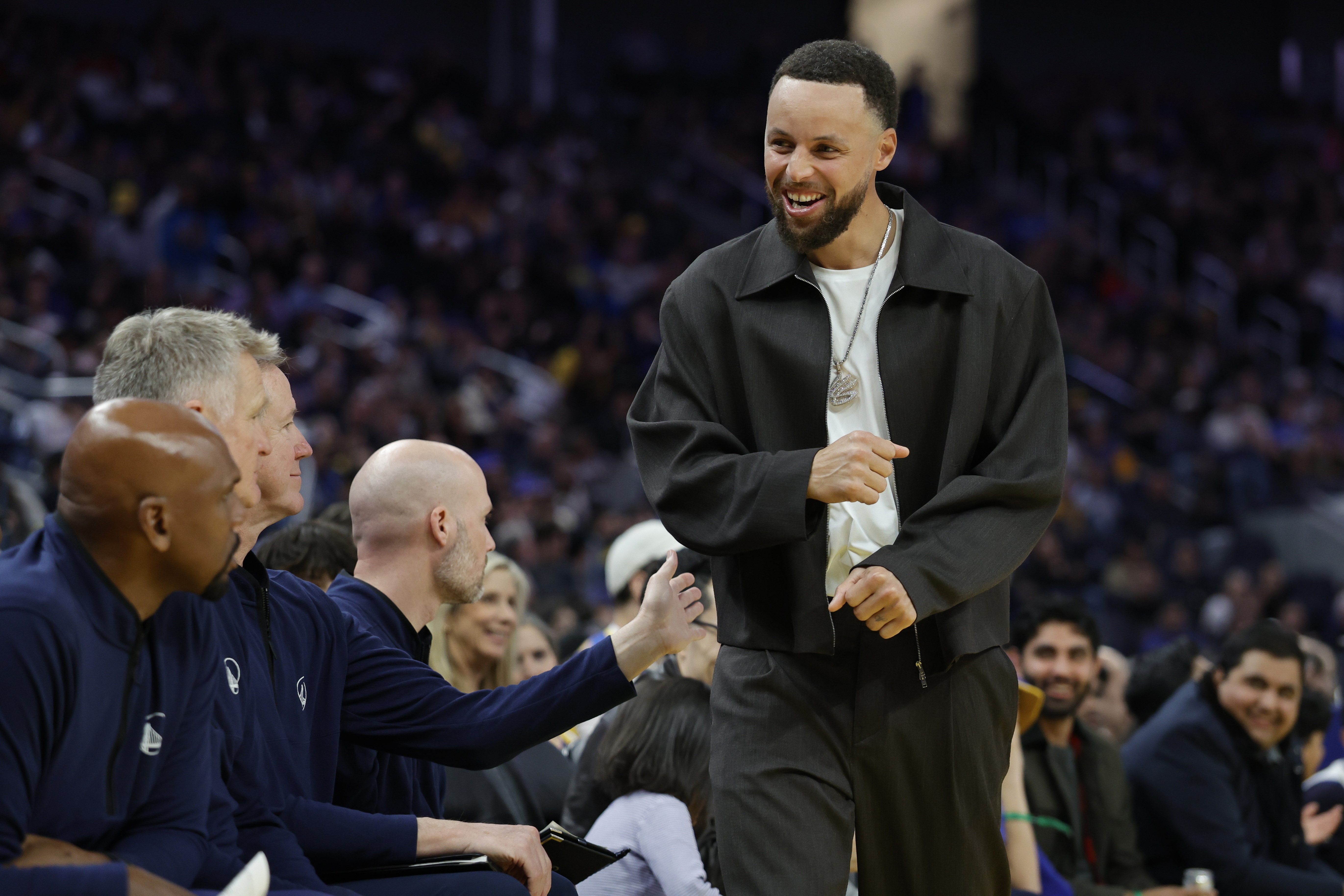 欧冠直播下载-科尔：我不完全确定库里周一是否复出 但不排除这种可能性